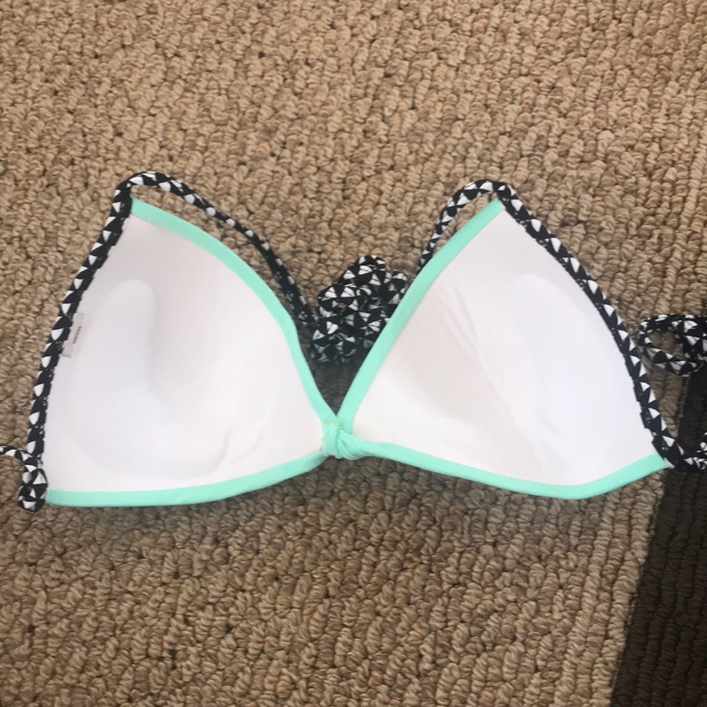 Bikini top! - Picture 2 of 2